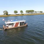 Dom Na Wodzie * Blotnik